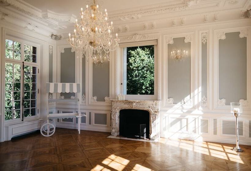 Chateau Hotel De Belmesnil