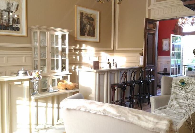 Chateau Hotel De Belmesnil