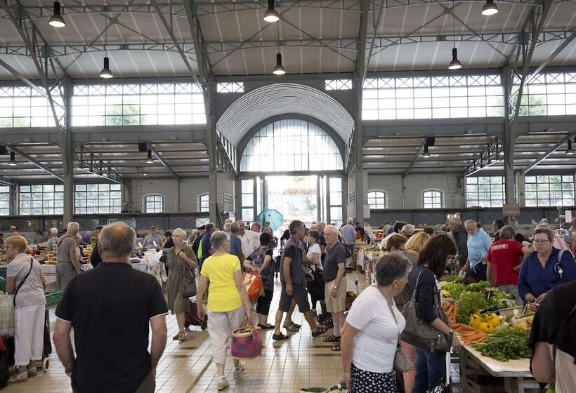 Cit Hotel De La Marne