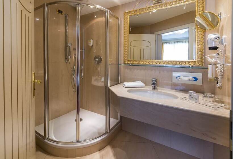 Cityhotel Goldener Adler B&b