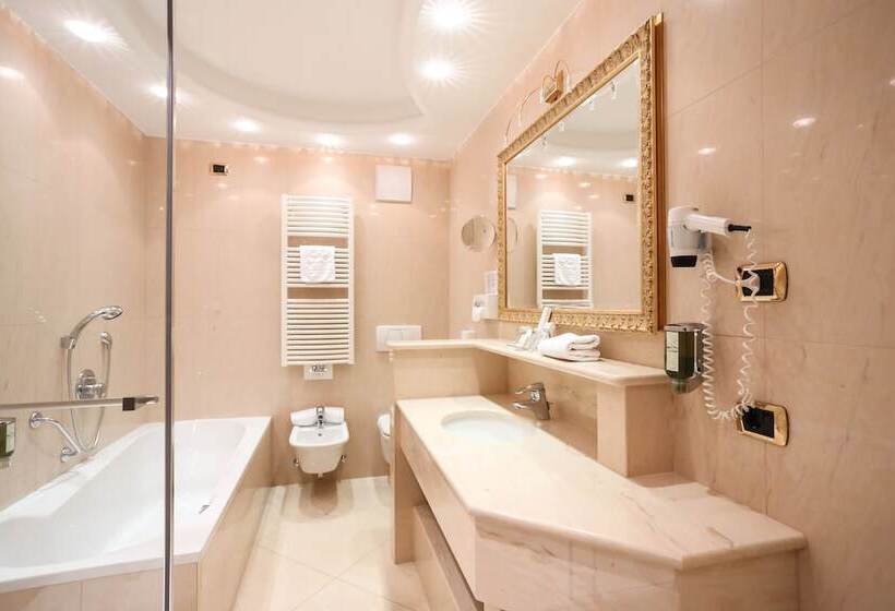 Cityhotel Goldener Adler B&b