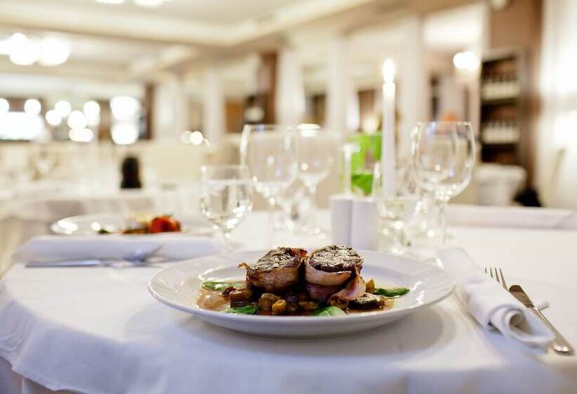 Golden Fish Hotel Apartments