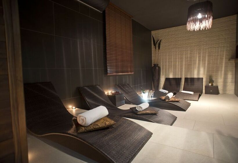 Golden Fish Hotel Apartments