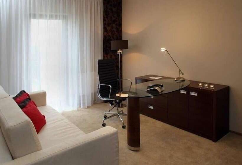 Golden Fish Hotel Apartments