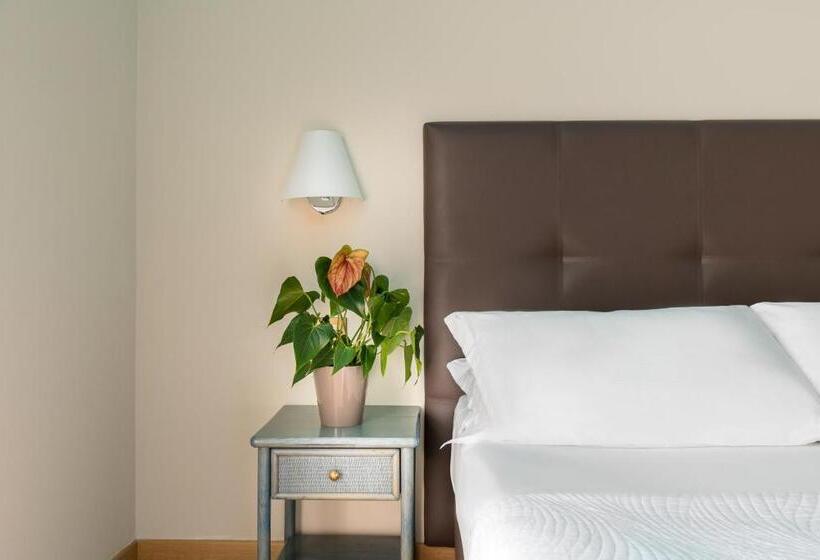 Отель Adlon Fronte Mare