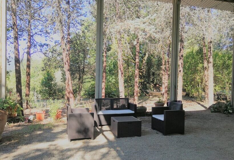 ホテル Agriturismo Villa Alari