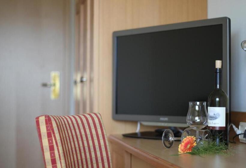 Airport Hotel Fortuna