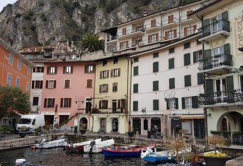 Отель Albergo Ristorante Montebaldo