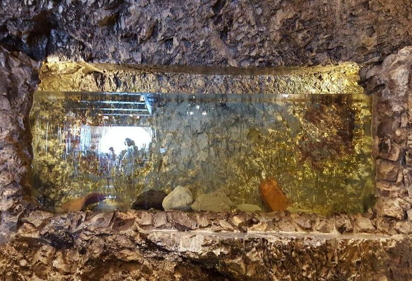 Отель Albergo Ristorante Montebaldo