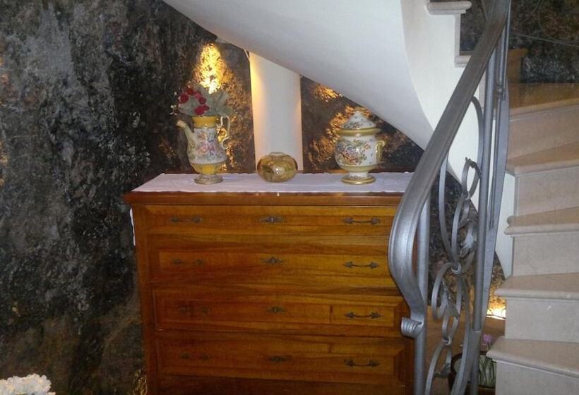 Отель Albergo Ristorante Montebaldo