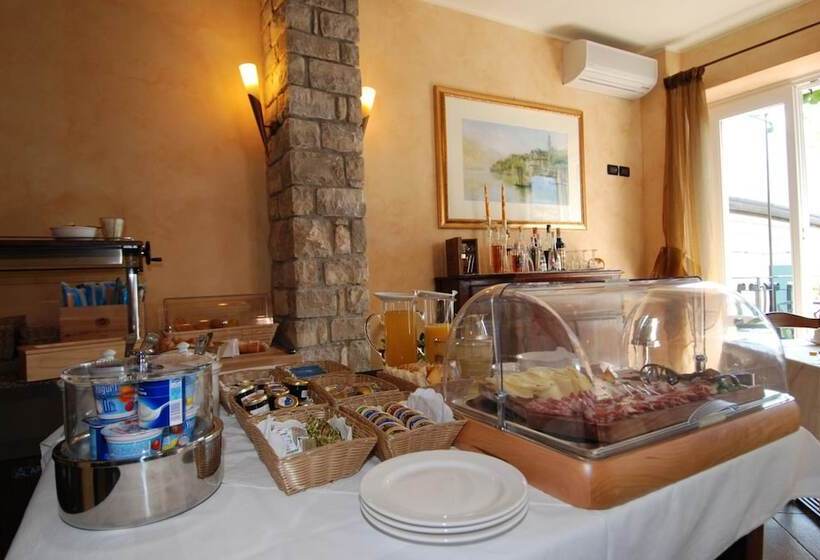 Отель Albergo Ristorante Montebaldo