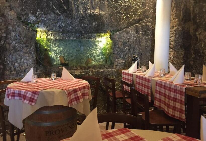 Отель Albergo Ristorante Montebaldo