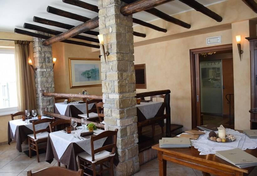 Отель Albergo Ristorante Montebaldo