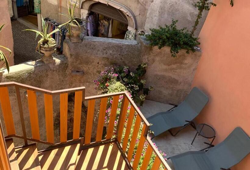 Отель Albergo Ristorante Montebaldo