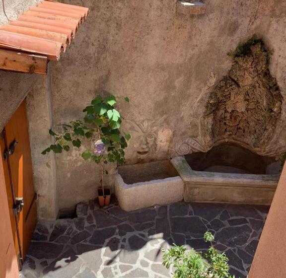 ホテル Albergo Ristorante Montebaldo