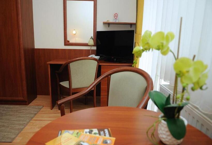 Hotel Apartman Bella
