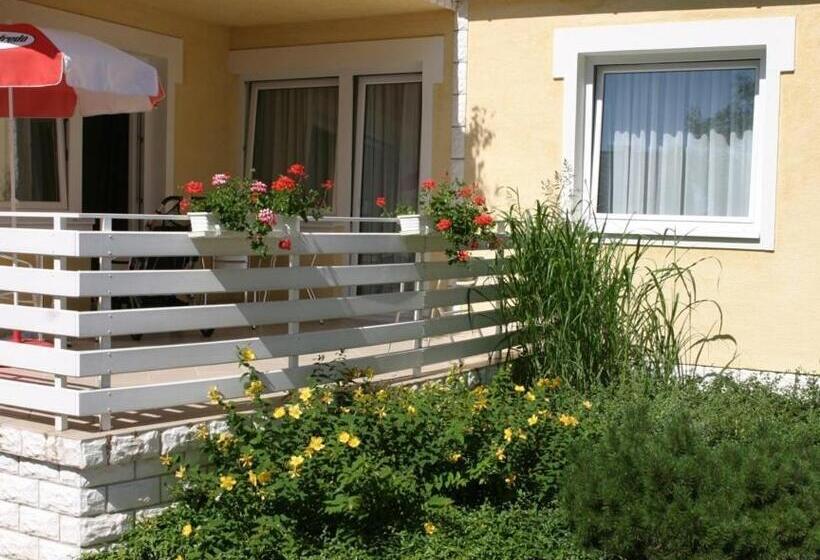 Hotel Apartman Bella