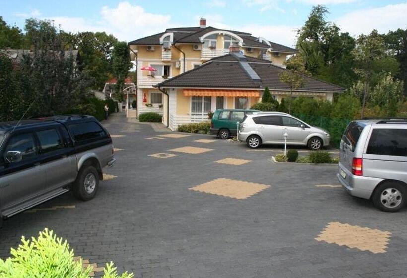 Hotel Apartman Bella