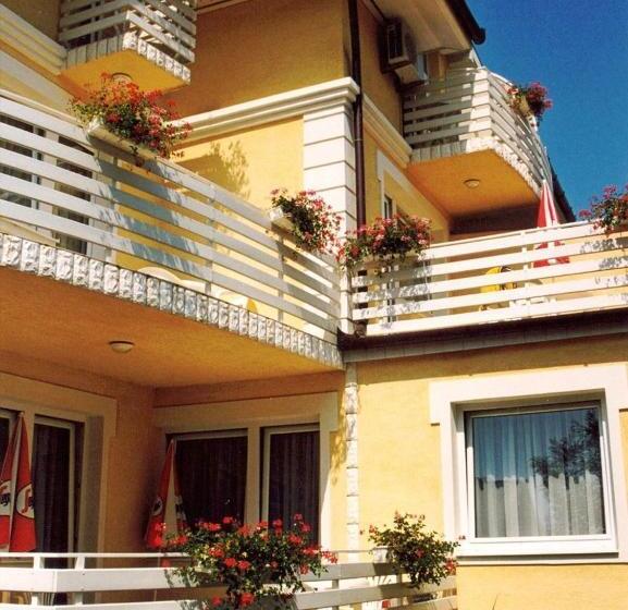 Hotel Apartman Bella