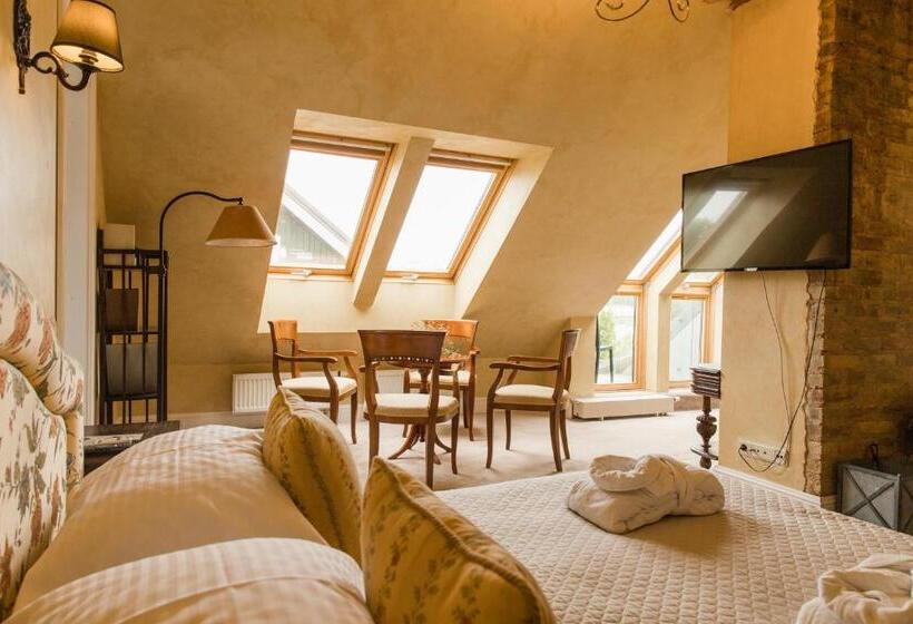 هتل Apvalaus Stalo Klubas Gastro & Spa