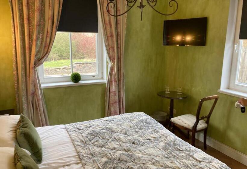 هتل Apvalaus Stalo Klubas Gastro & Spa