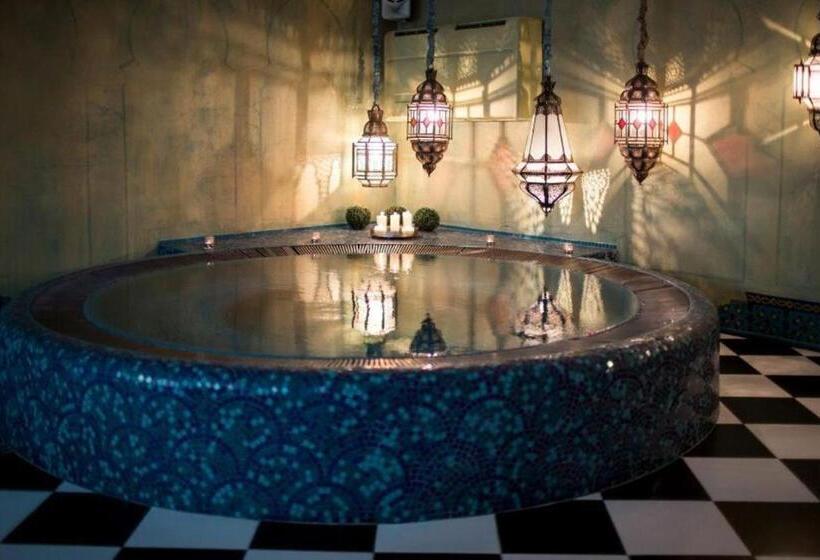 هتل Apvalaus Stalo Klubas Gastro & Spa