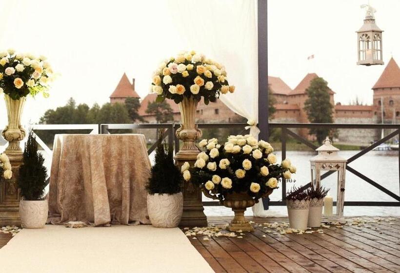 هتل Apvalaus Stalo Klubas Gastro & Spa