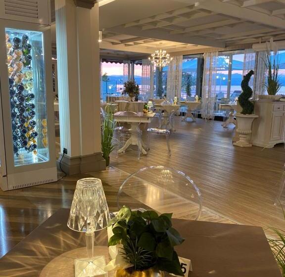 Отель Aquila D Oro Desenzano