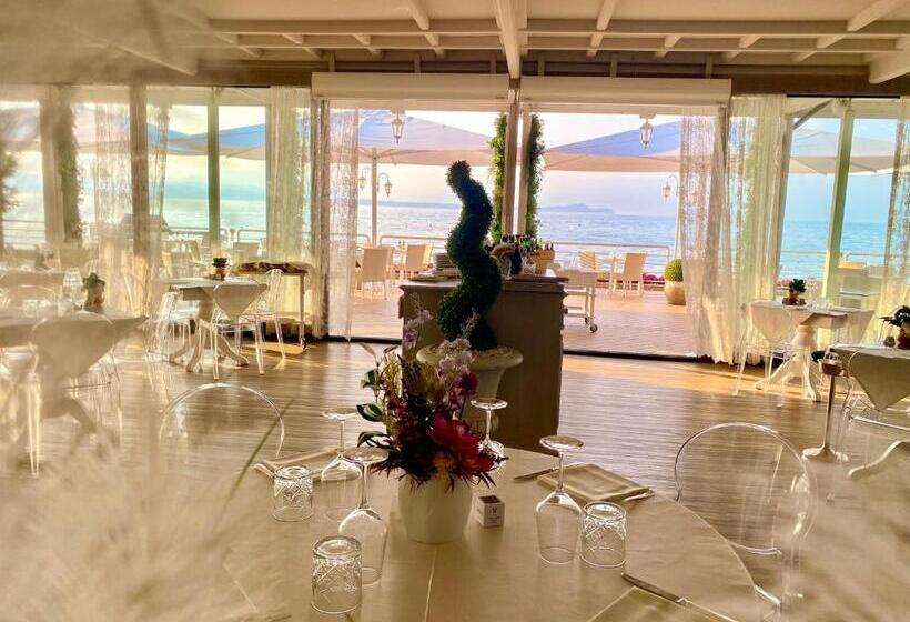 Отель Aquila D Oro Desenzano