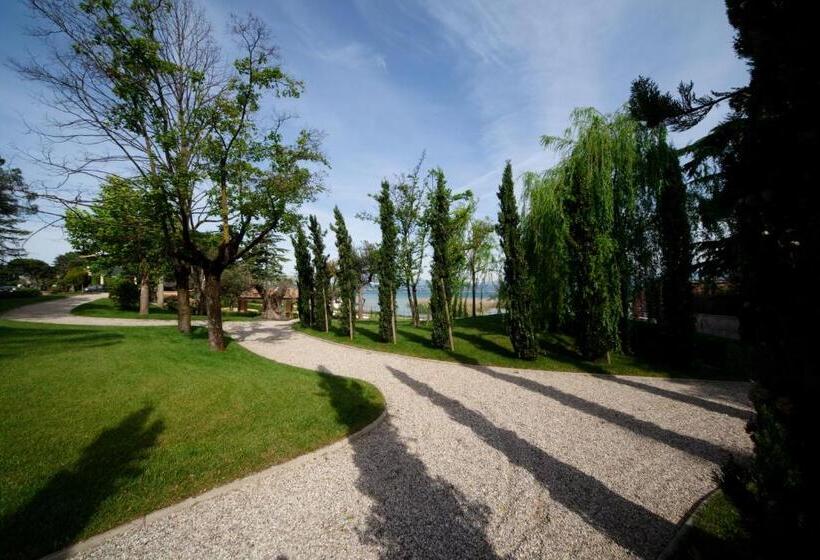 Отель Aquila D Oro Desenzano