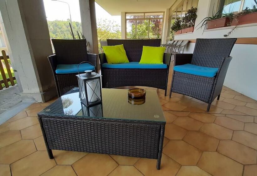 בית מלון כפרי Astoria