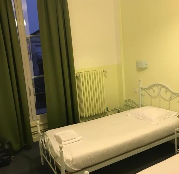 ホテル Bar Restaurant Couleurs Sud