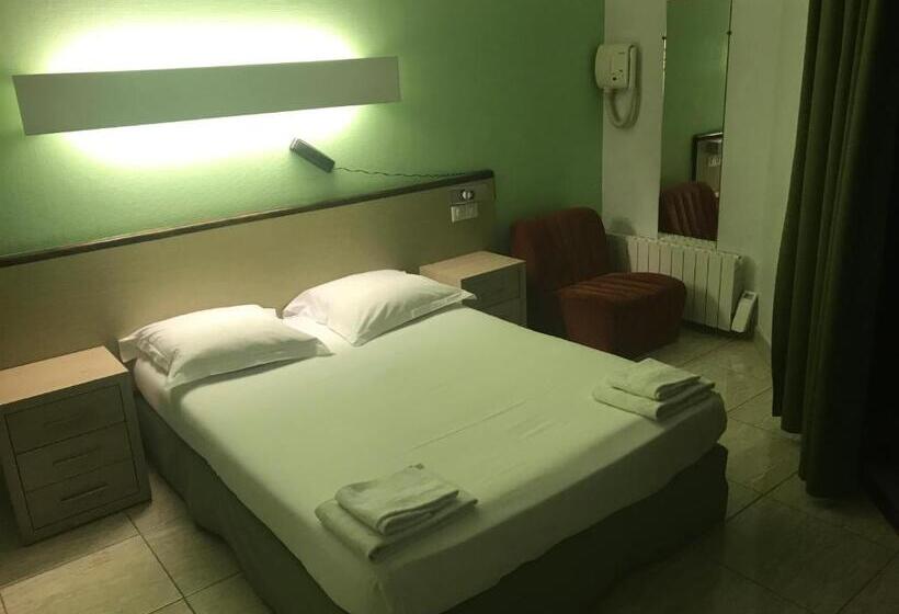 ホテル Bar Restaurant Couleurs Sud