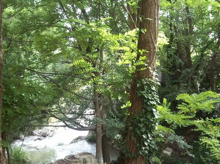 ホテル Bel Alp Manosque