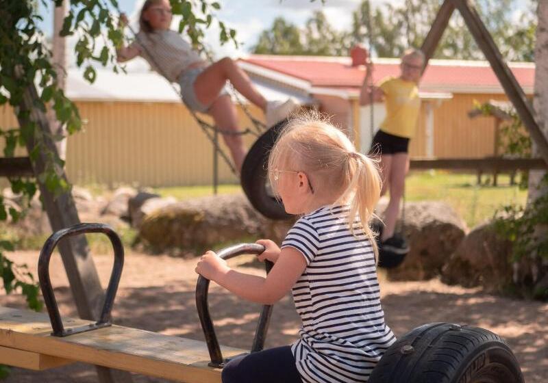 Björkbackens Karaktärshotell