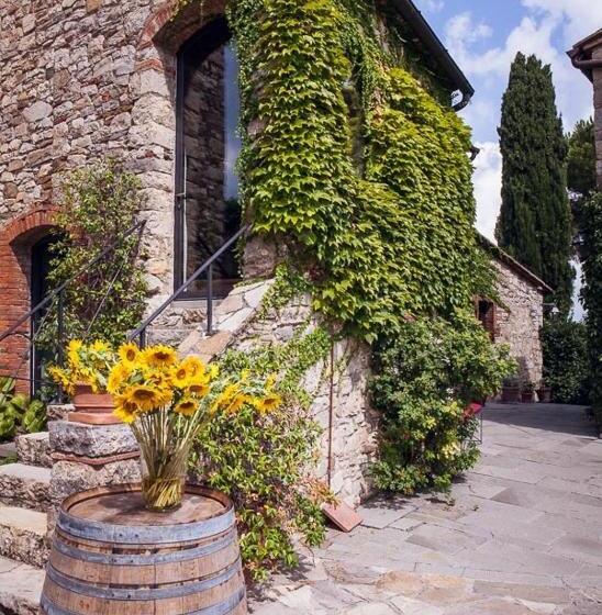 فندق Borgo Livernano
