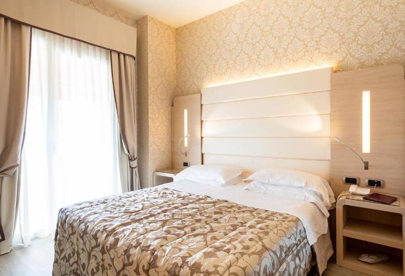 ホテル Capri Bardolino 3s