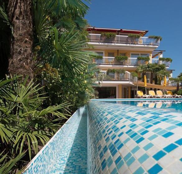 ホテル Capri Bardolino 3s