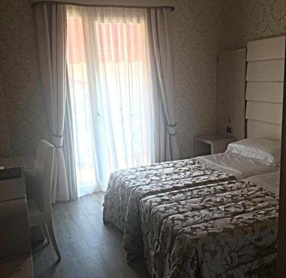 ホテル Capri Bardolino 3s