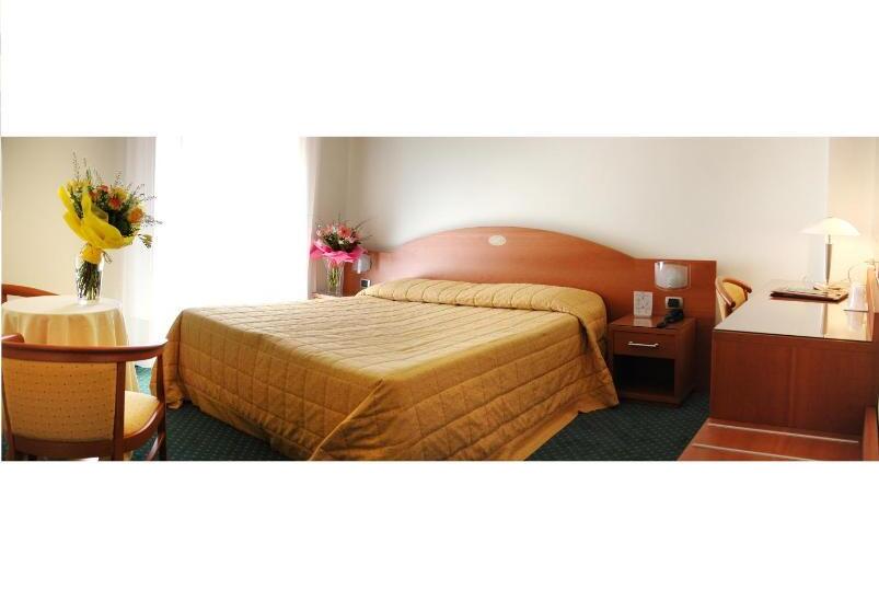 ホテル Capri Bardolino 3s