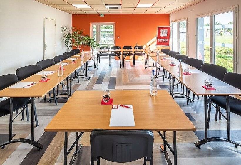 فندق Carre Pau Airport