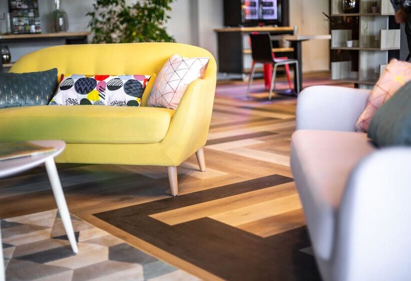 فندق Carre Pau Airport