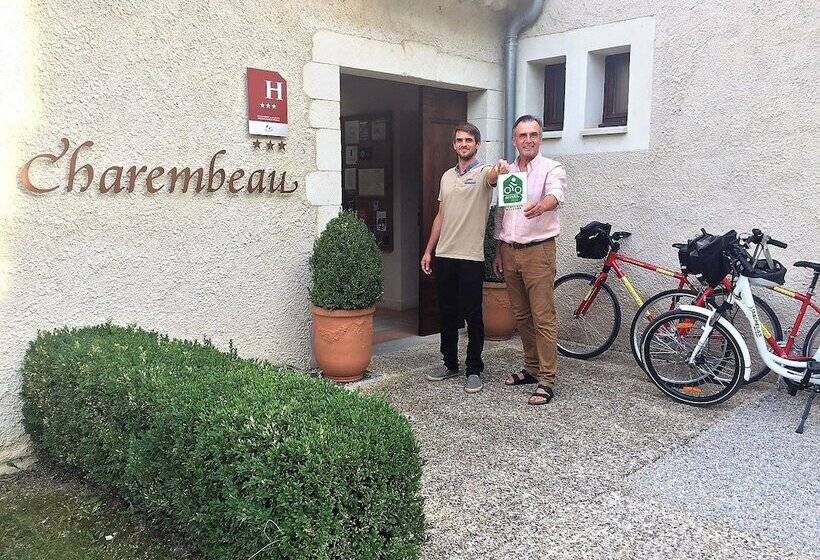 בית מלון כפרי Charembeau