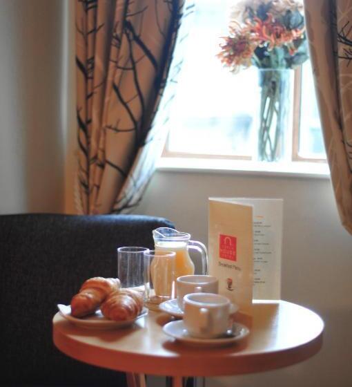 فندق The Coach House