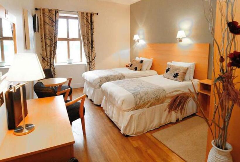 فندق The Coach House