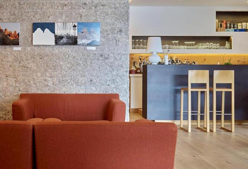 בית מלון כפרי Corona Dolomites