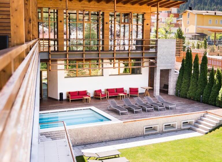 فندق Corona Dolomites