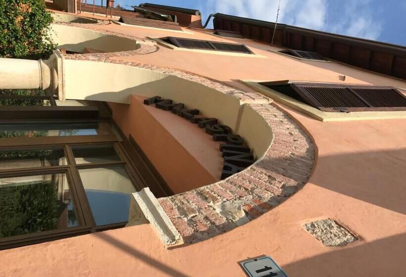 ホテル Corte Malaspina