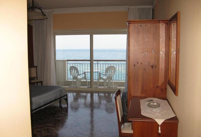 ホテル Costa Azzurra