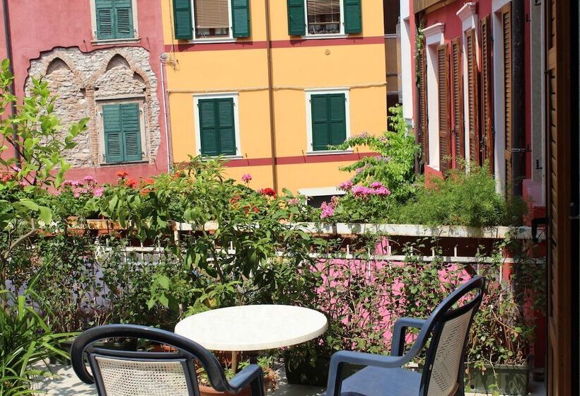 ホテル Danieli La Castellana Lago Di Garda